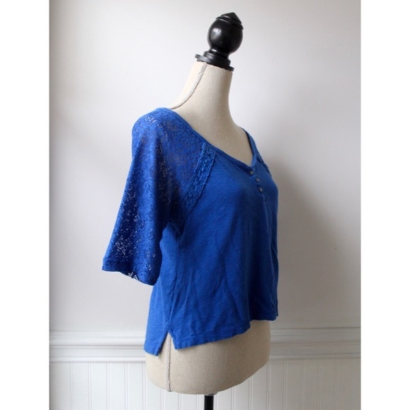 Hollister Blue Button Henley Top with Lace Sleeves Size Small - Picture 2 of 7